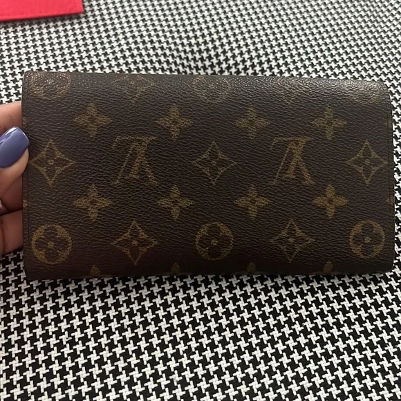 SOLD Louis Vuitton - Monogram Sarah Wallet - Picture 4 of 9